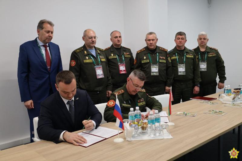 Тагильский Уралвагонзавод договорился о поставках военной техники в Беларусь | Уралвагонзавод заключил соглашения с Минобороны Беларуси  