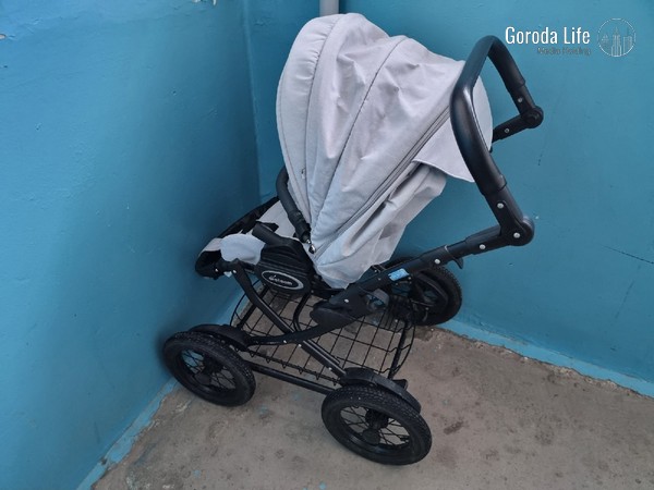 Инцидент в Краснодаре: Пьяная женщина забыла коляску с ребенком в лифте и устроила потоп