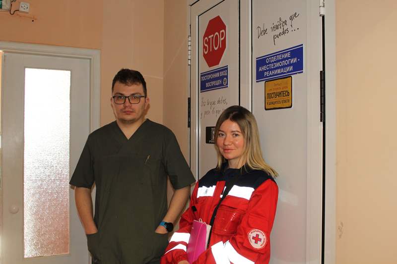 В Свердловской области медики спасли полуторагодовалого ребенка, который проглотил шайбу | На Урале врачи спасли жизнь малышу, у которого в гортани застряла шайба