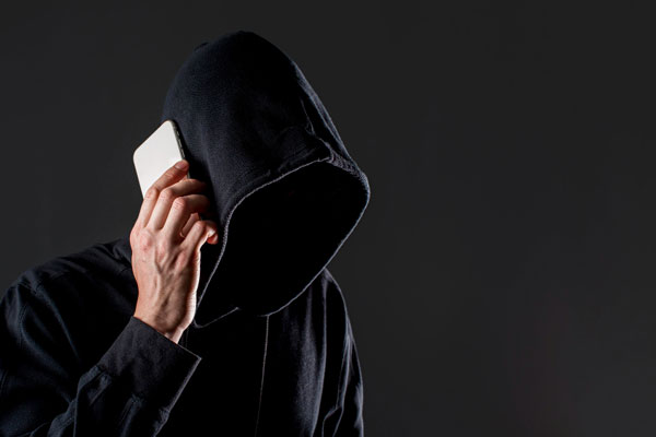 В селе под Нижним Тагилом мужчину обманули более чем на 700 тысяч рублей | На Урале телефонные мошенники украли 775 тысяч рублей