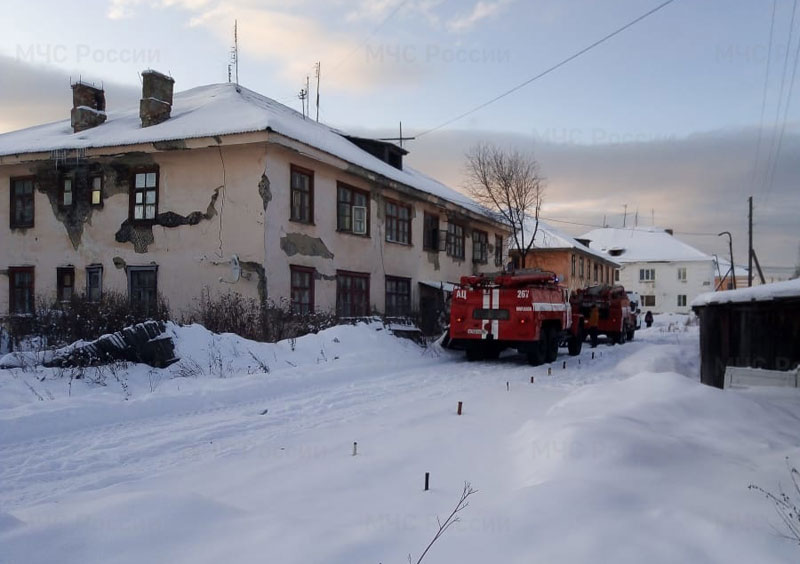 В Верхнем Тагиле при пожаре в жилом доме пострадал человек | Пожар в жилом доме Верхнего Тагила: есть пострадавший