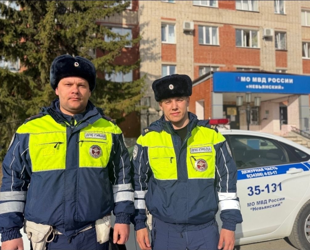 Полицейские на трассе Екатеринбург — Нижний Тагил спасли шестилетнего мальчика, который начал задыхаться в машине | ГИБДД спасло ребёнка, который задыхался на трассе в Свердловской области