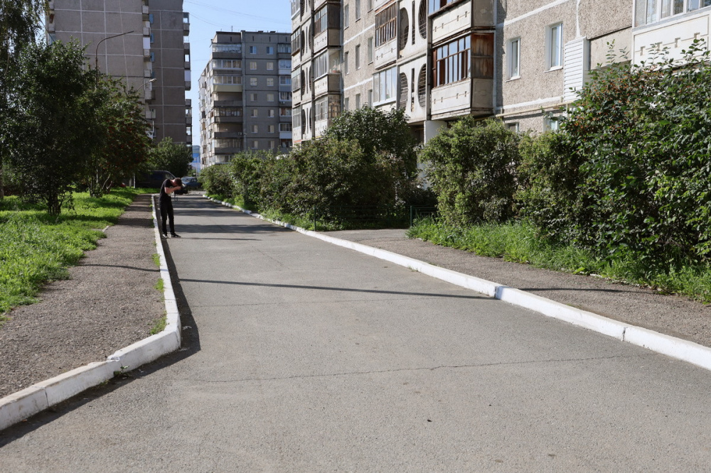 В Нижнем Тагиле на восстановление внутриквартальных проездов выделили более ста миллионов рублей | На Урале восстанавливают внутриквартальные проезды