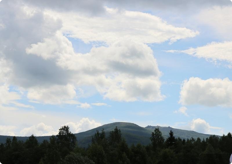 Уроженец села под Нижним Тагилом стал победителем горного марафона и забрал 300 тысяч рублей | Житель Урала в девятый раз стал победителем горного марафона, преодолев сложный маршрут