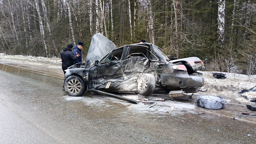 Подробности ДТП под Нижним Тагилом: количество пострадавших выросло до четырех | На Урале в ДТП легковой автомобиль столкнулся с автогрейдером