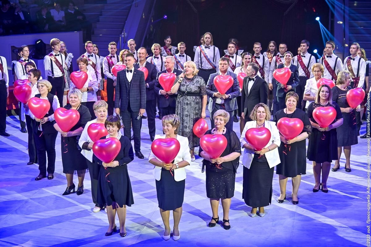 В Нижнем Тагиле состоялся общегородской выпускной бал