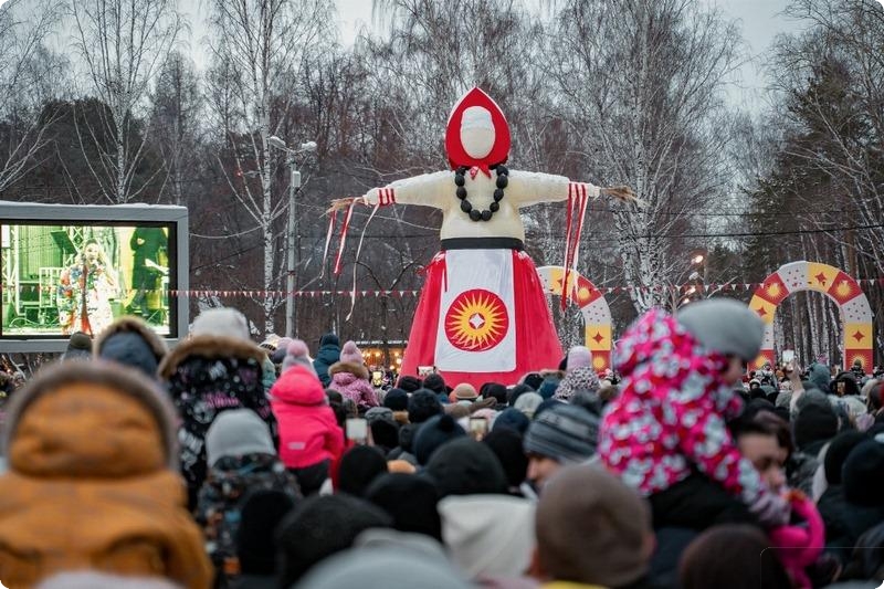 В Свердловской области пройдут масштабные масленичные гуляния | На Урале на Масленицу сожгут 9-метрового солнечного коня В Свердловской области пройдут масштабные масленичные гуляния | На Урале на Масленицу сожгут 9-метрового солнечного коня