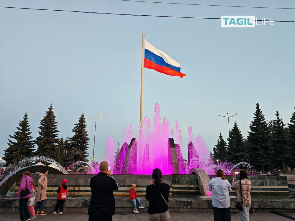 До конца сентября тагильчане смогут наслаждаться городскими фонтанами | Фонтаны Нижнего Тагила отключат 30 сентября