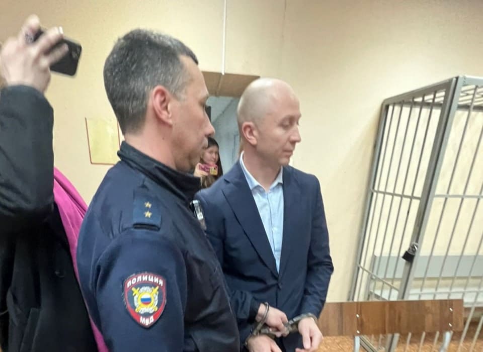 Главный борец с коррупцией на Урале вышел по УДО через полгода после приговора | Экс-начальника свердловского УЭБиПК Андрея Дьякова выпустили по УДО