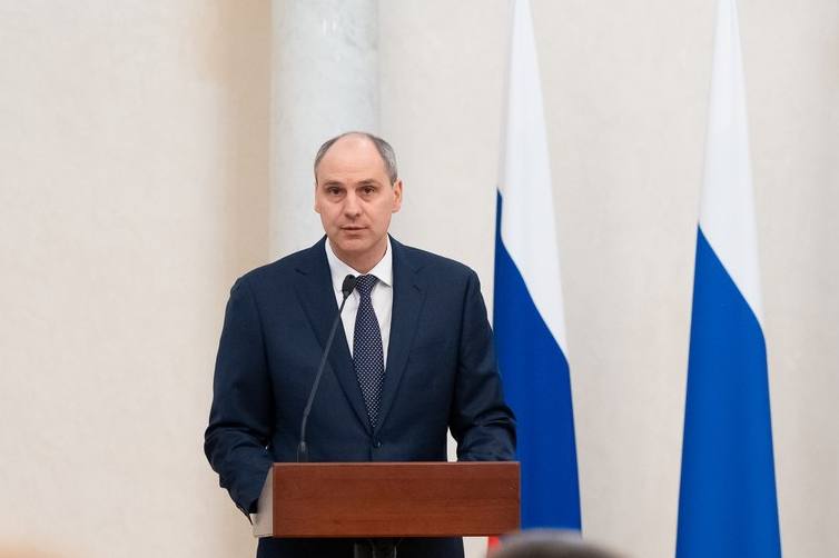 Новый глава Свердловской области Паслер вручил тагильчанам государственные награды | Денис Паслер вручил жителям Урала государственные награды