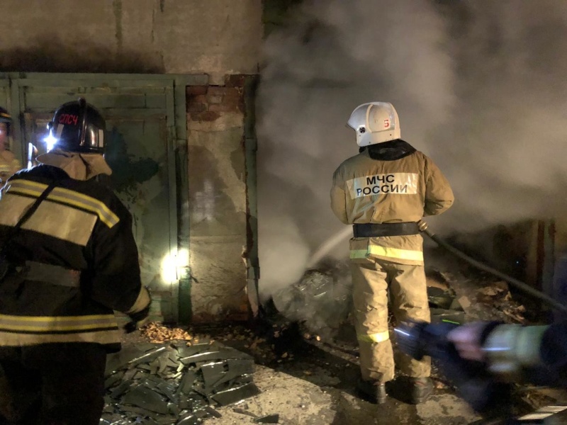 Накануне вечером в Нижнем Тагиле сгорел гараж
