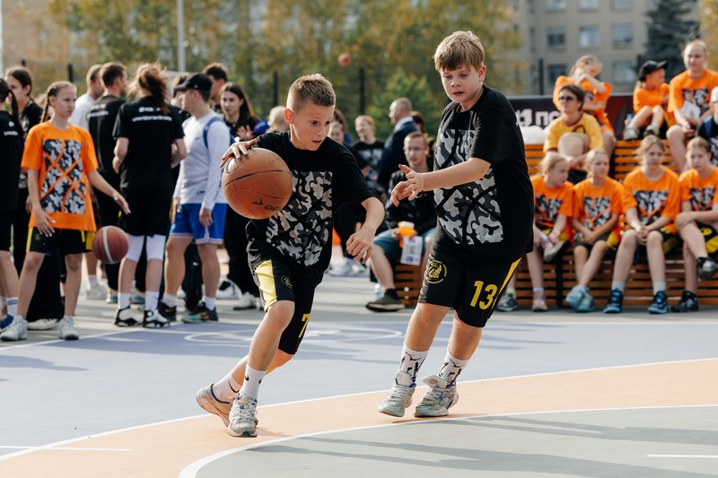 В Нижнем Тагиле заработал первый на Урале Центр уличного баскетбола с площадками 5х5 и 3х3 | В Нижнем Тагиле открыли первый на Урале Центр уличного баскетбола — международного уровня