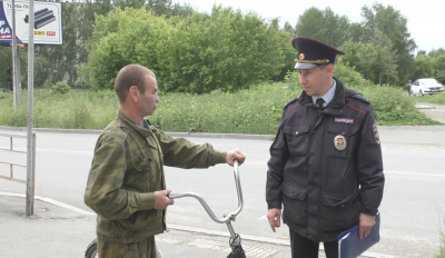 В Нижнем Тагиле выявили более 100 нарушений ПДД | В Нижнем Тагиле сотрудники полиции провели профилактический рейд