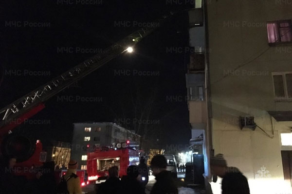 Ночью в Нижнем Тагиле в девятиэтажке загорелся балкон