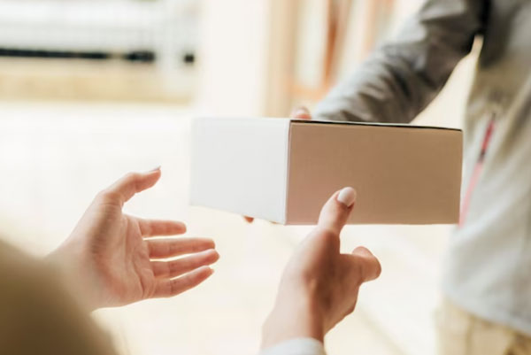 Жительница Кентукки получила посылку с человеческими руками вместо лекарств | В США женщине доставили человеческие руки вместо лекарств