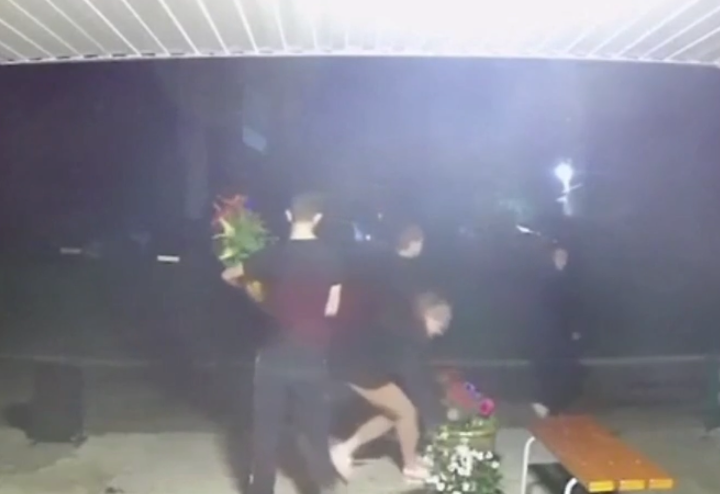 Жители Нижнего Тагила возмущены актом вандализма подростков Жители Нижнего Тагила возмущены актом вандализма подростков