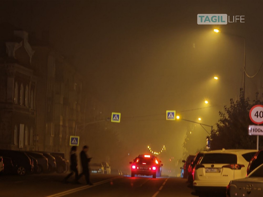 Жители Нижнего Тагила жалуются на выбросы с завода: «Невозможно открыть окна» | Выбросы подпортили День города в Нижнем Тагиле