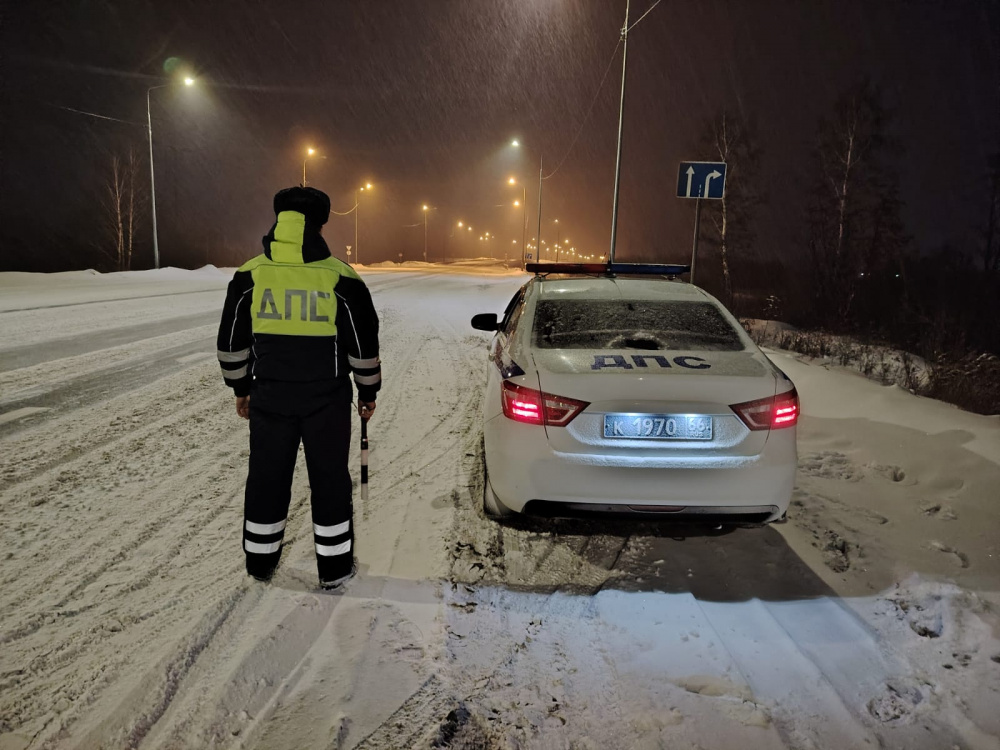 Дорожная ситуация значительно ухудшилась: тагильчан призвали к осторожности  | На Урале снегопады усложнили условия движения транспорта