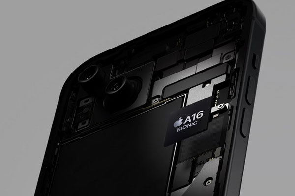 В сеть утекли фото блока камер нового iPhone 16