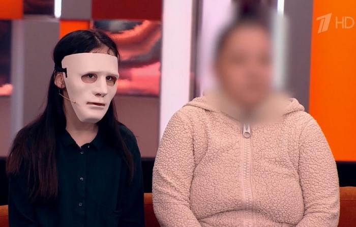 На шоу «Пусть говорят» рассказали подробности издевательств над девушками в Свердловской области | В выпуске «Пусть говорят» рассказали о пытках девушек на автомойке на Урале